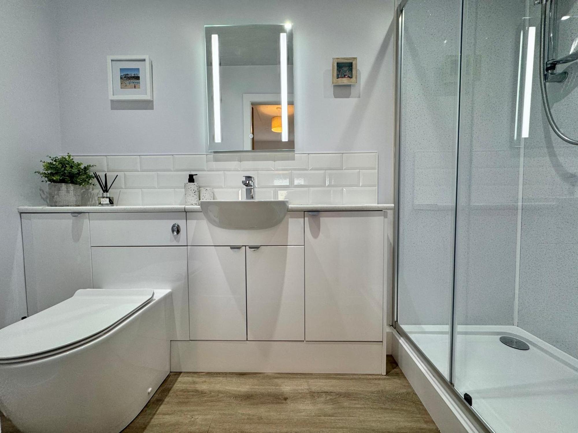 Lagoon View - Sea View- Pet Friendly - 2 Bed Apt - En-Suite ทรีอาร์ดดูร์ ภายนอก รูปภาพ
