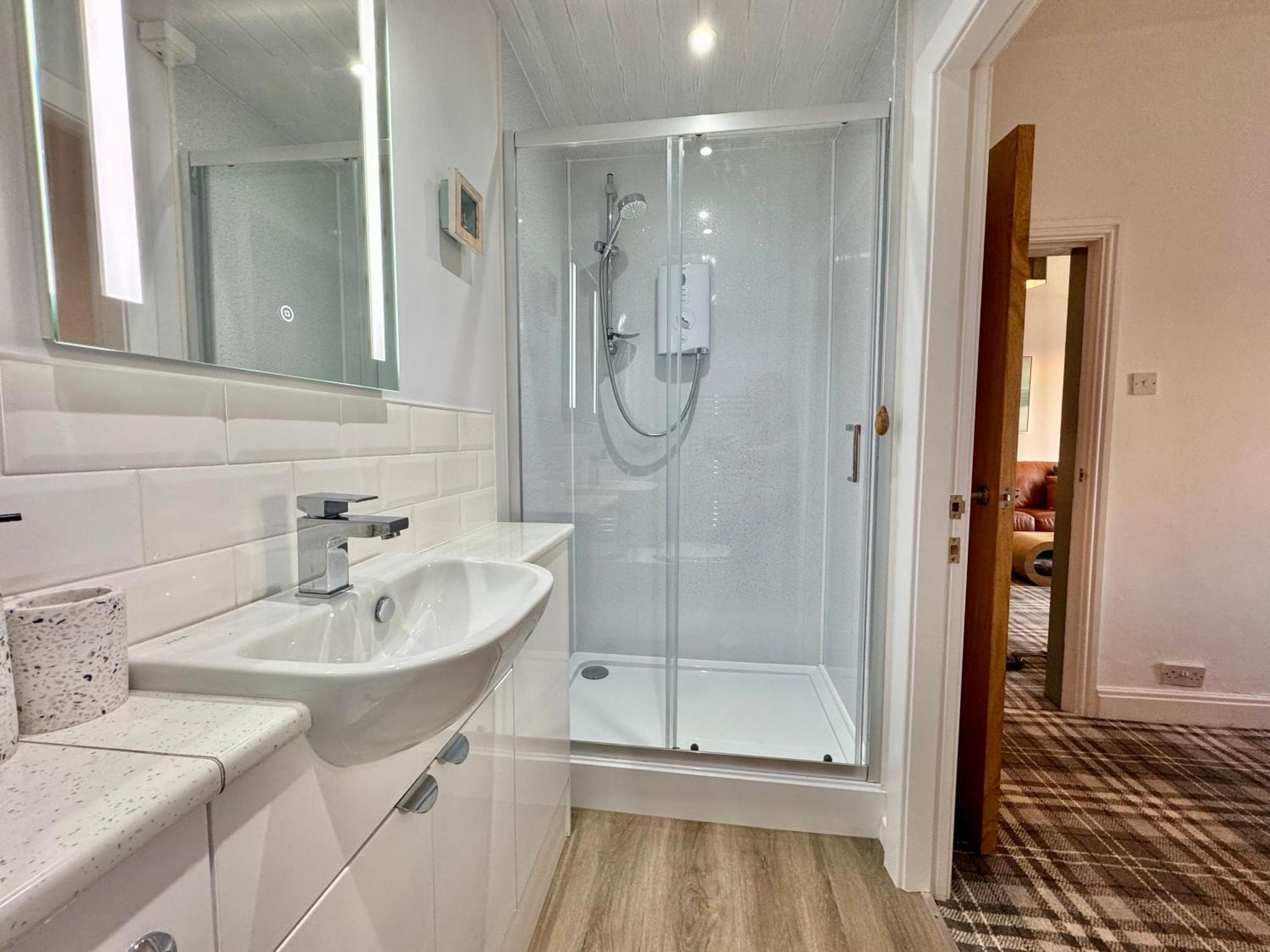 Lagoon View - Sea View- Pet Friendly - 2 Bed Apt - En-Suite ทรีอาร์ดดูร์ ภายนอก รูปภาพ